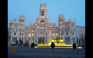 cibeles de amarillo